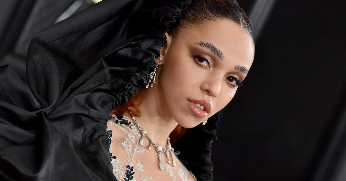 Fka Twigs Details Allegedly Abusive Relationship With Shia Labeouf 