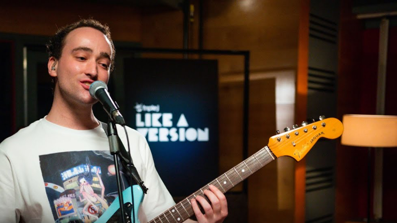 Watch Wave Racer Deliver Delightful The 1975 Cover For Triple J Like A ...