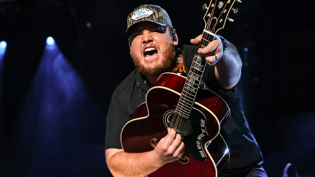 Luke Combs Announces 2023 Australian Arena Tour