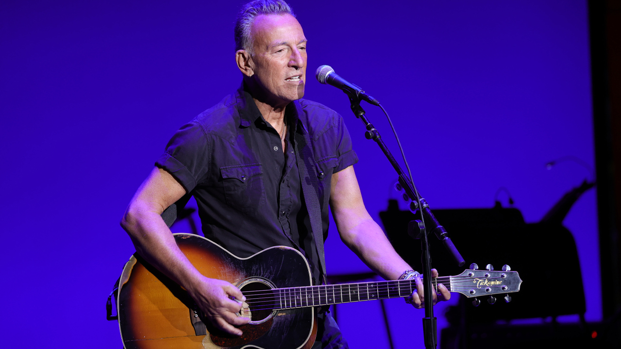 Bruce Springsteen Announces Covers Album 'Only The Strong Survive'
