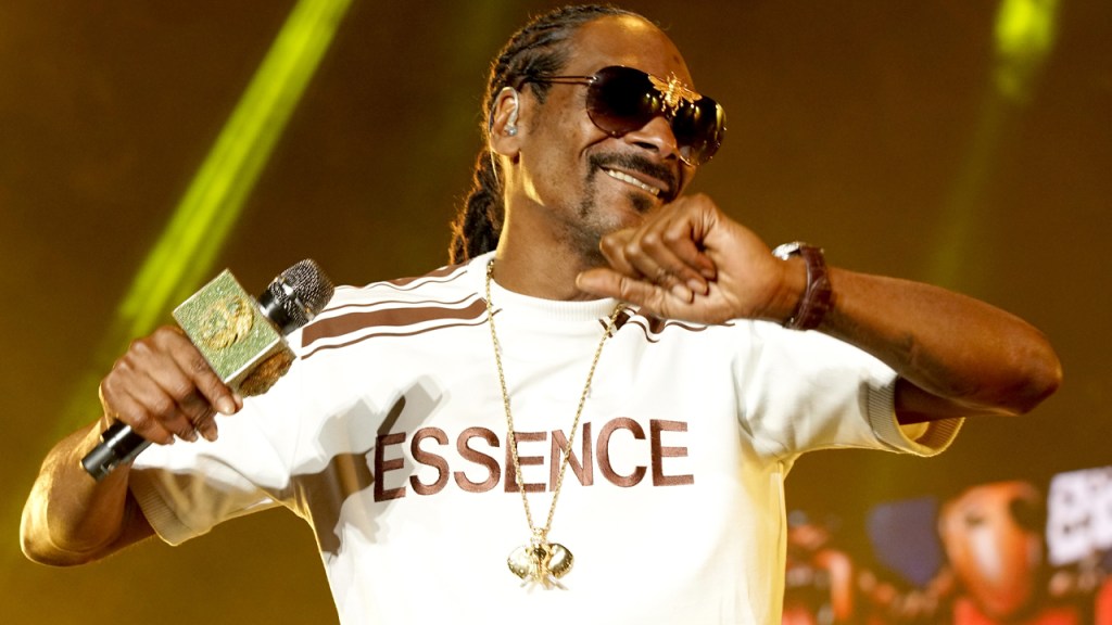 Snoop Dogg Reschedules Cancelled Australian Arena Tour To 2023
