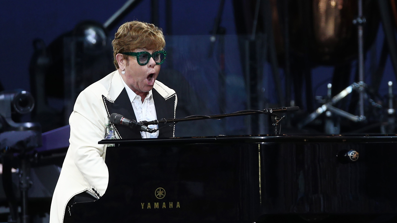 Elton John Review – Rocket Man Defies the Sydney Deluge for One Final ...