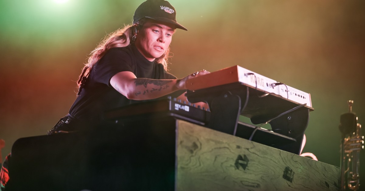 TASH SULTANA REVEALS NEW SONG 'HARVEST LOVE' – Rock Your Lyrics