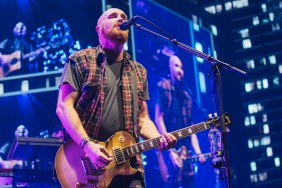 Mark Sheehan performing with The Script
