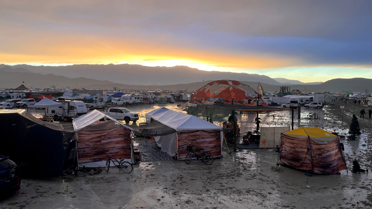 Police Investigate Death At Burning Man, Thousands Stranded