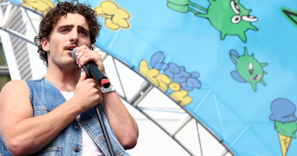  Benson Boone Announces 2024 Australian Tour - Music Feeds Bildidee 