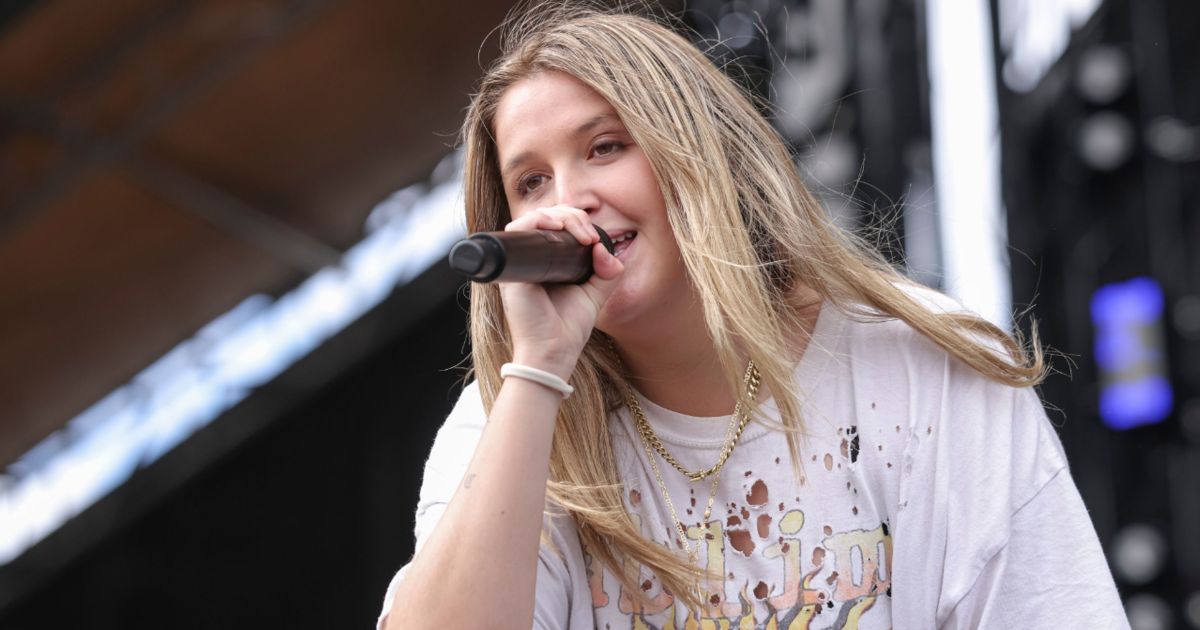 Chelsea Cutler Announces 2024 Debut Australian Tour - Music Feeds