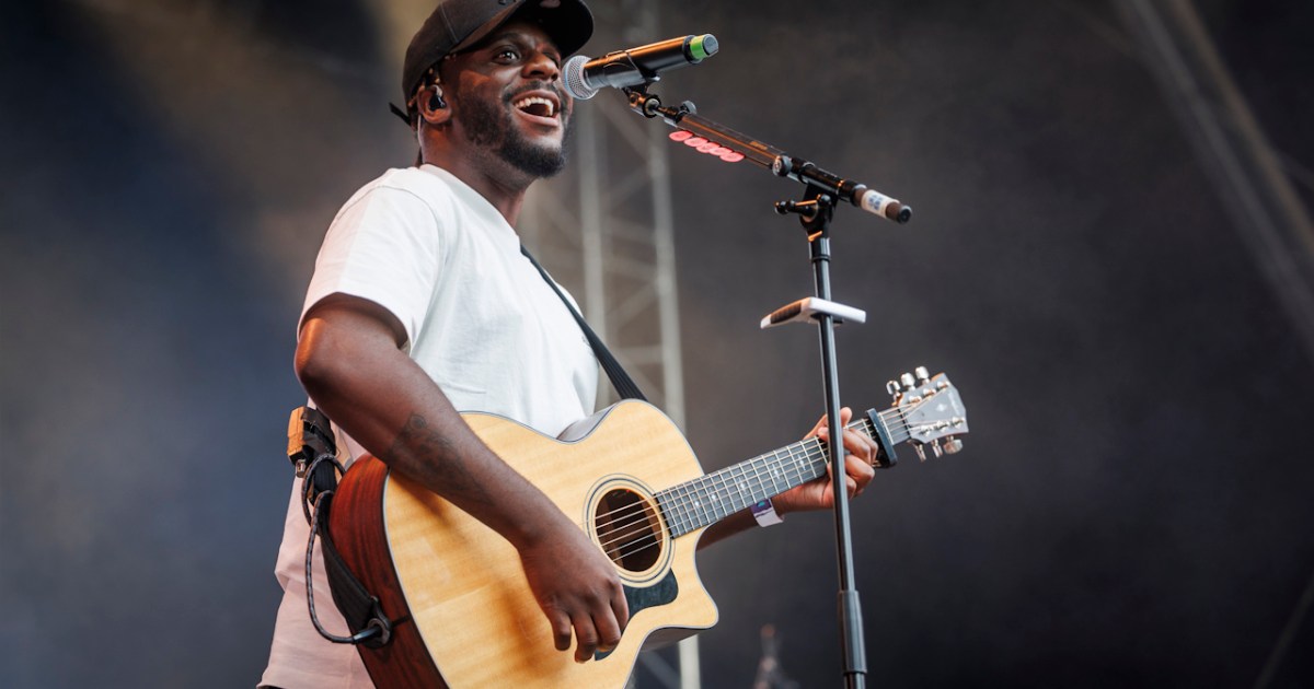  Myles Smith Announces 2024 Australian Tour - Music Feeds Motiv 