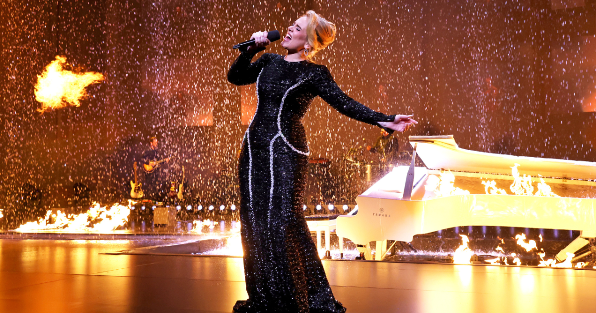 Adele Stops Munich Concert Due To Wardrobe Malfunction Caused By