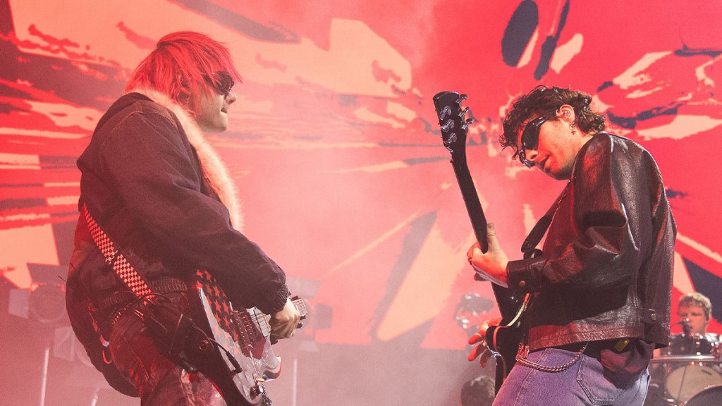 5 Seconds of Summer Everyone's a Star! World Tour Setlist