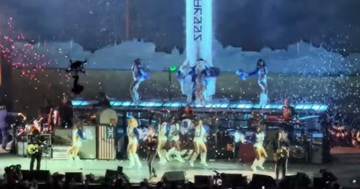 Why The Dallas Cowboys Cheerleaders Are Taking Legal Action Against My Chemical Romance