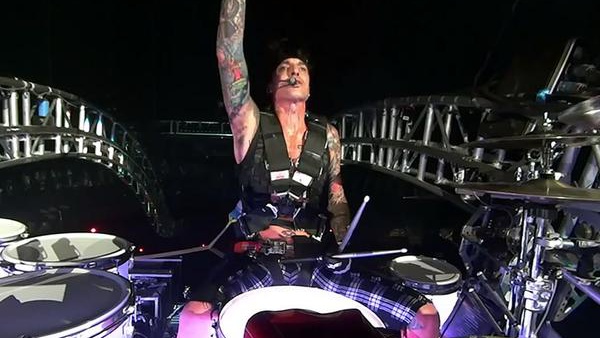 Watch Tommy Lee Crüecify Melbourne With A Rollercoaster Drum Solo - Music  Feeds