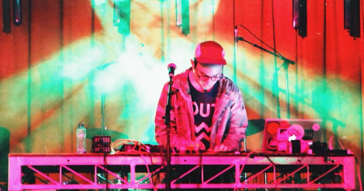 Music Feeds LIVE Feed Music Feeds