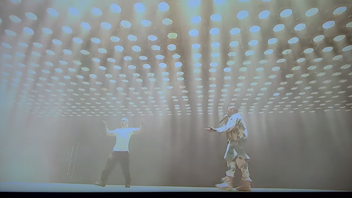 Watch Kanye West's Glastonbury Set Invaded By Douchebag Music Feeds
