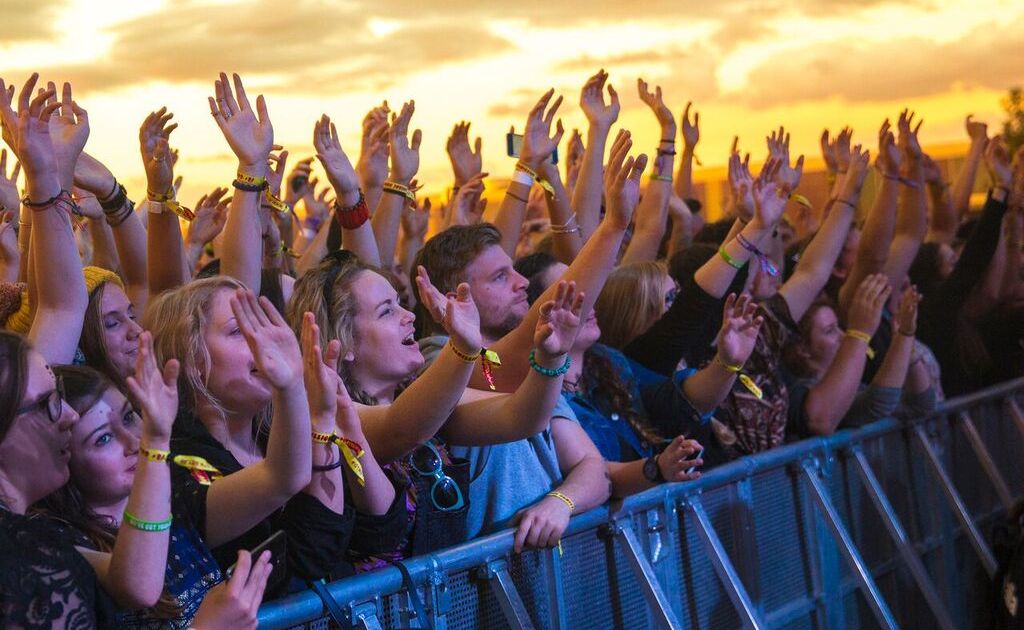 The Groovin The Moo 2016 Set Times Have Arrived Music Feeds