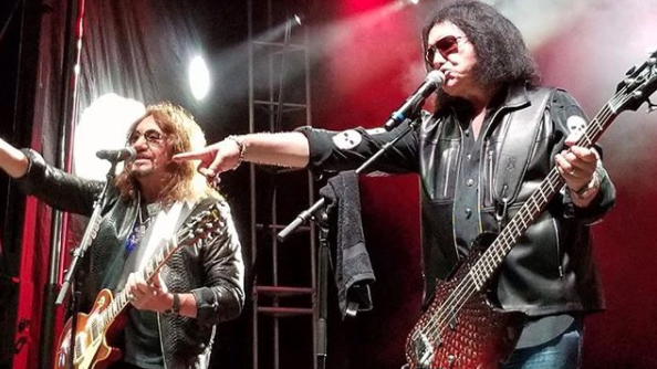 Watch KISS Founders Gene Simmons & Ace Frehley Play Together For The First  Time In 16 Years - Music Feeds