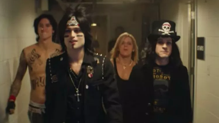 Watch Machine Gun Kelly Star As Tommy Lee In The Wild First Trailer For  Mötley Crüe Biopic 'The Dirt' - Music Feeds
