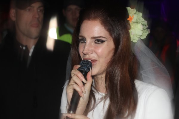 Courtney Love Tells Lana Del Rey That 'Heart-Shaped Box' Is About Her Vagina
