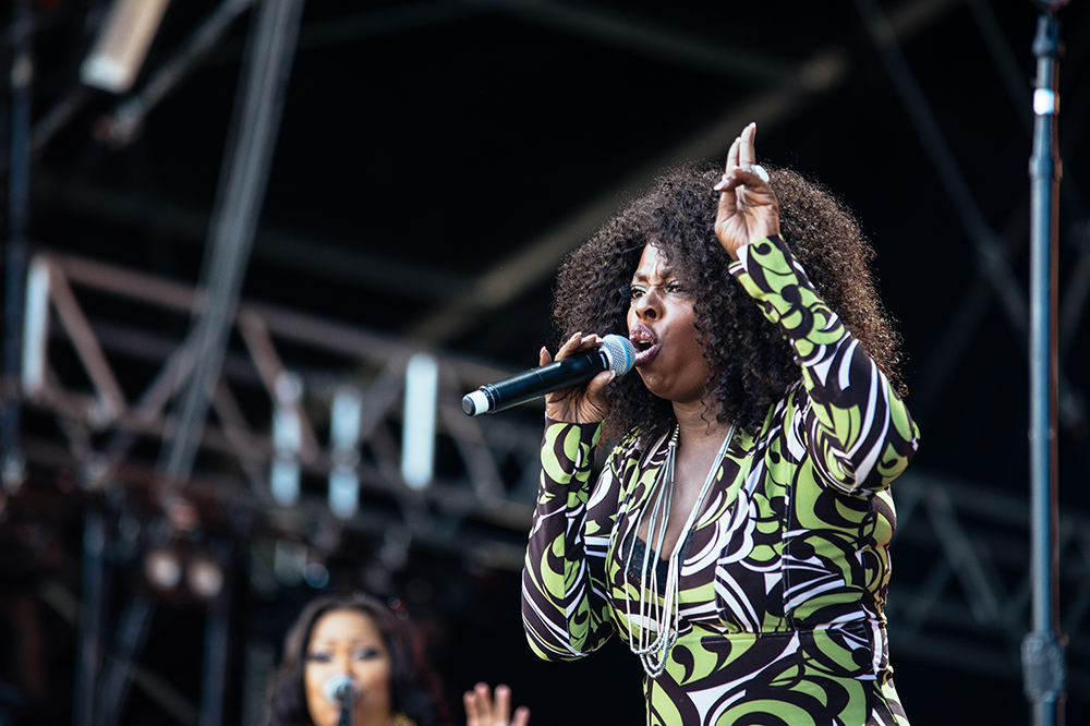 A   Angie Stone 5