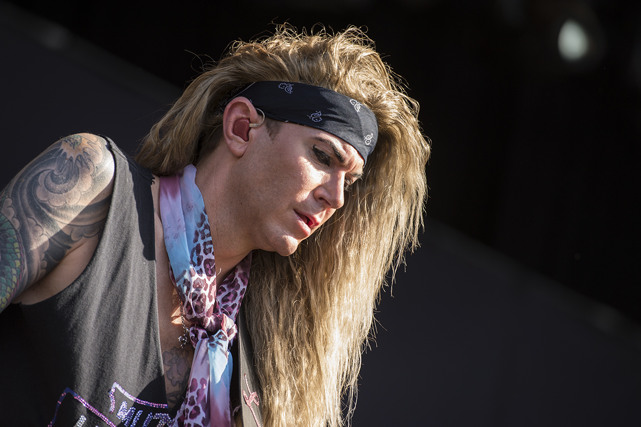 01SteelPanther08