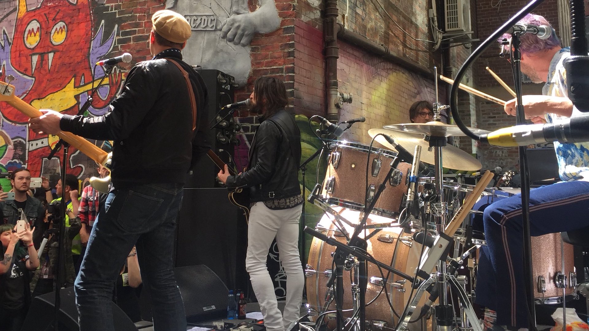 Watch Jet Play Their Hits At A Surprise Show In Melbourne's AC/DC Lane ...